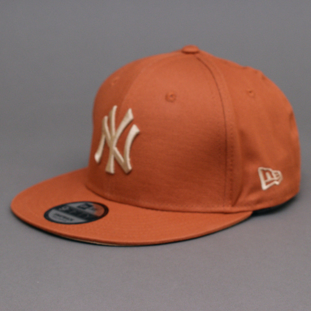 New Era - NY Yankees 9Fifty Side Patch Medium - Snapback - Medium Brown/Beige